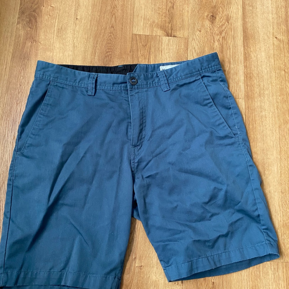 Volcom Men's blue Flat Front Shorts